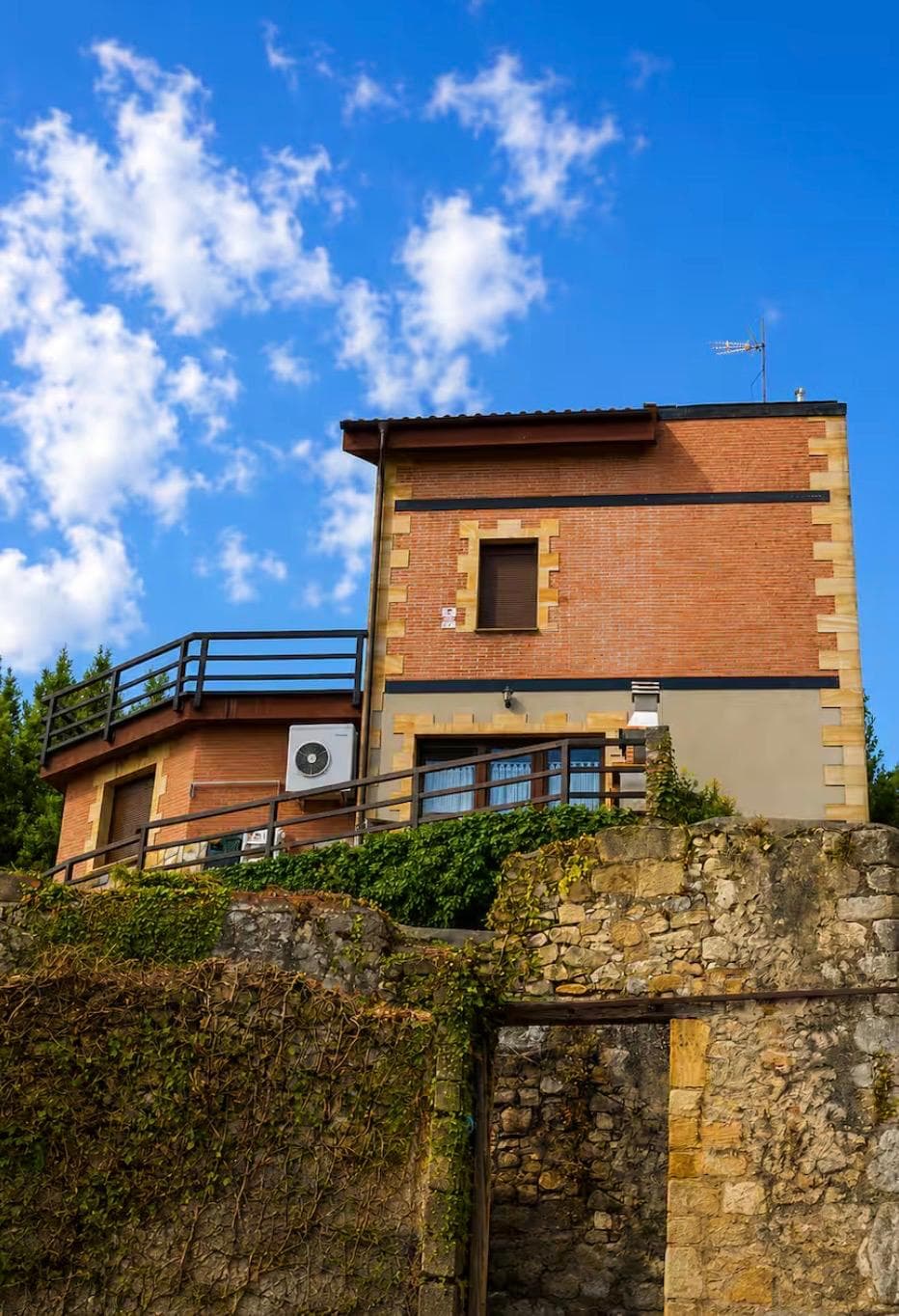 Casa El Peñuco entre el mar y la montaña